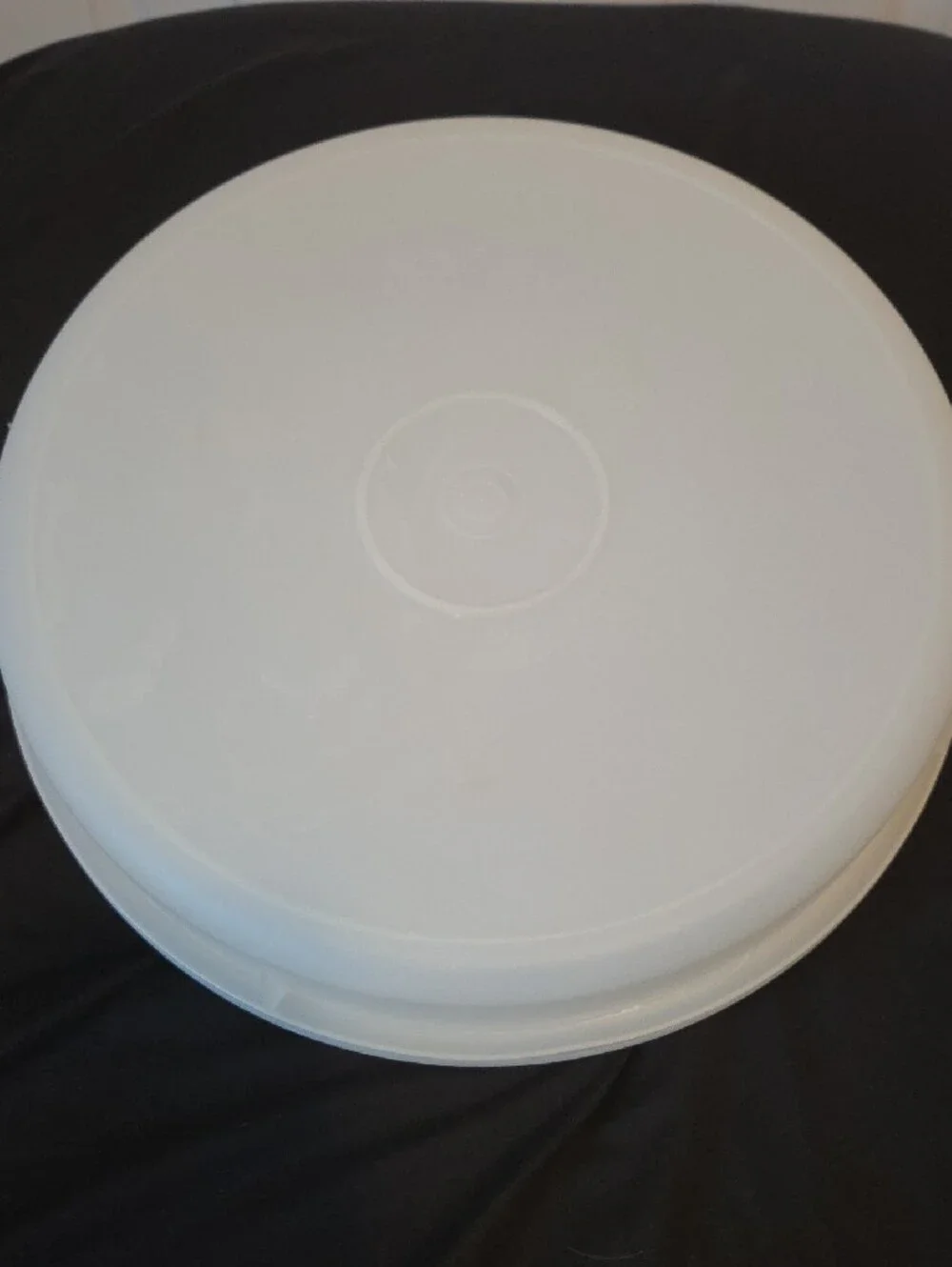 Tupperware White Round Food Storage Container with Lid